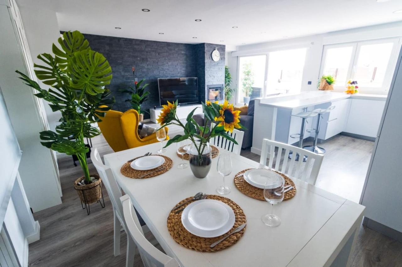 Lujoso Atico Entre 2 Playas Con Garaje, Terraza, Vistas Y Wifi Apartman Gijón Kültér fotó