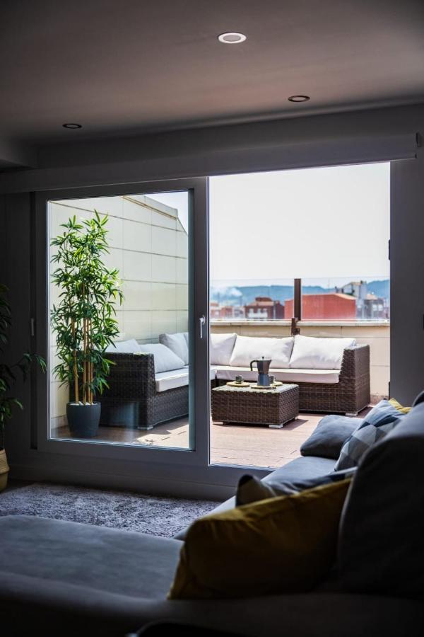Lujoso Atico Entre 2 Playas Con Garaje, Terraza, Vistas Y Wifi Apartman Gijón Kültér fotó