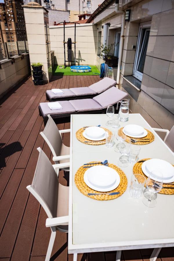 Lujoso Atico Entre 2 Playas Con Garaje, Terraza, Vistas Y Wifi Apartman Gijón Kültér fotó